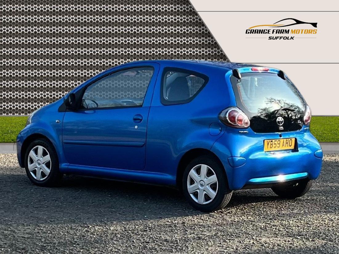 Toyota AYGO 1.0 VVT-i Blue Hatchback 3dr Petrol Manual Euro 4 (67 bhp)