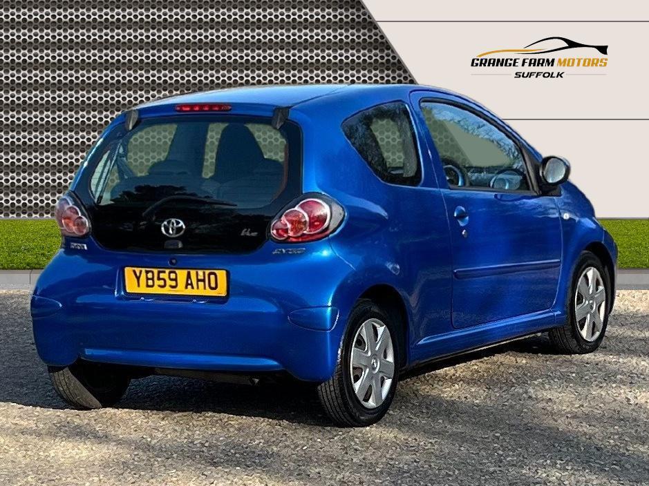 Toyota AYGO 1.0 VVT-i Blue Hatchback 3dr Petrol Manual Euro 4 (67 bhp)