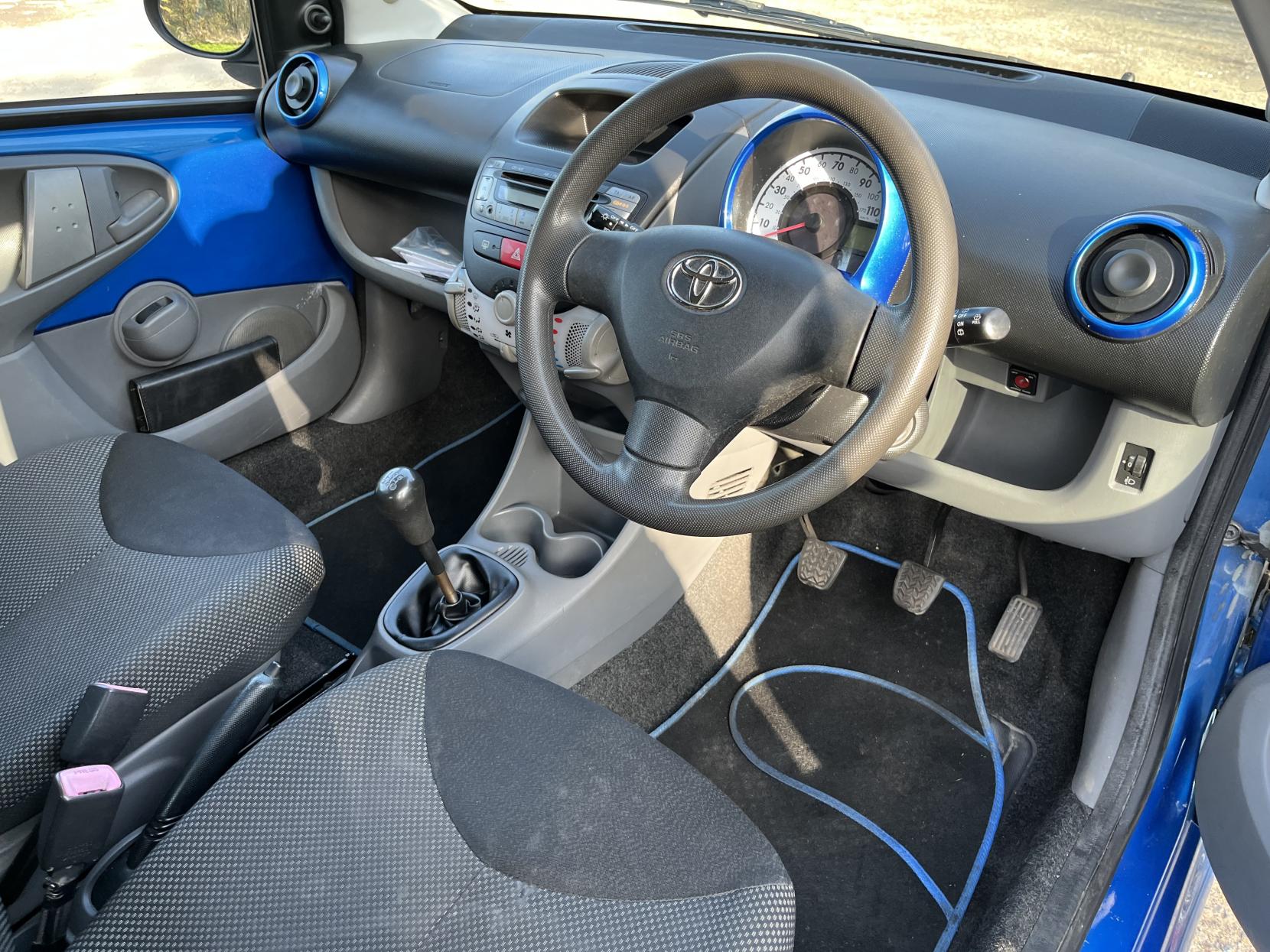 Toyota AYGO 1.0 VVT-i Blue Hatchback 3dr Petrol Manual Euro 4 (67 bhp)