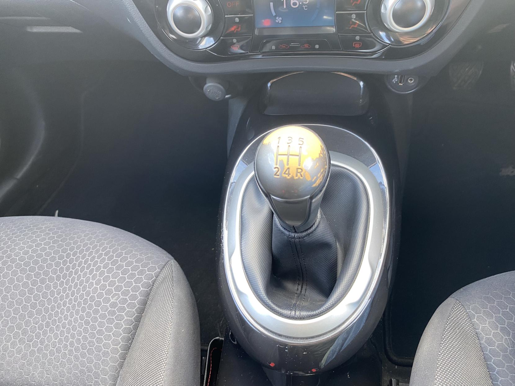 Nissan Juke 1.6 n-tec SUV 5dr Petrol Manual Euro 5 (17in Alloy) (117 ps)