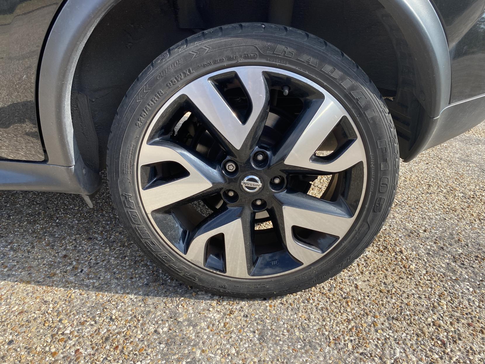 Nissan Juke 1.6 n-tec SUV 5dr Petrol Manual Euro 5 (17in Alloy) (117 ps)