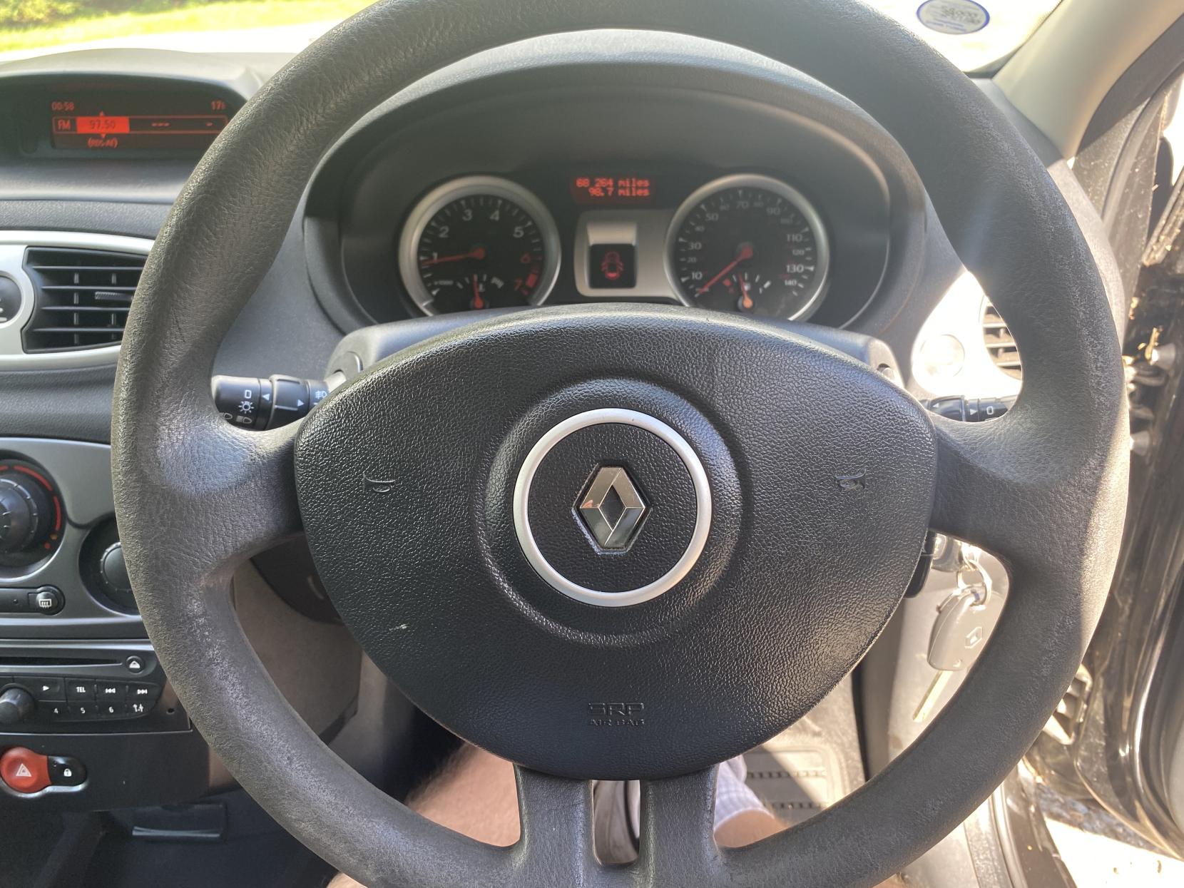 Renault Clio 1.2 I-Music Hatchback 5dr Petrol Manual Euro 5 (75 ps)