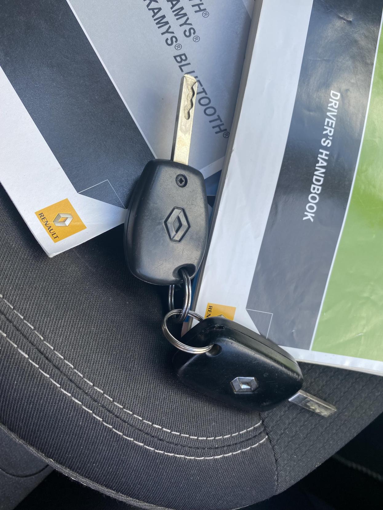 Renault Clio 1.2 I-Music Hatchback 5dr Petrol Manual Euro 5 (75 ps)